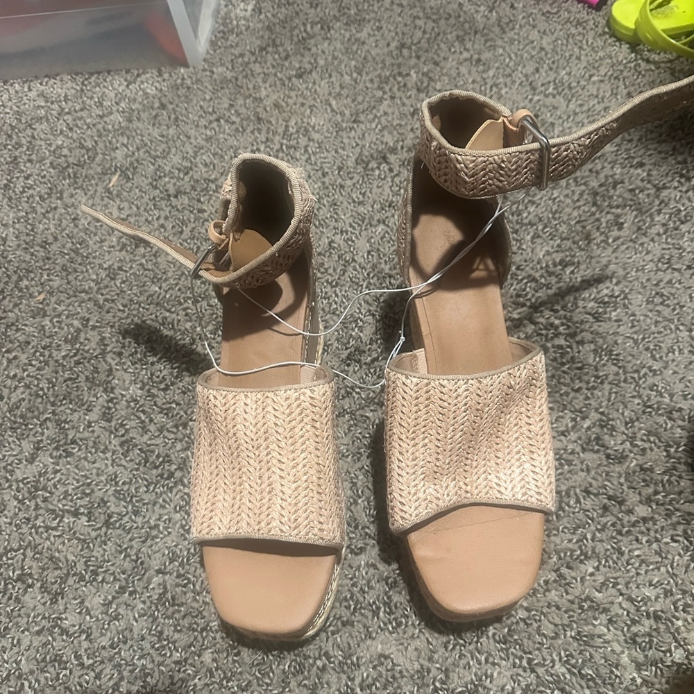 Elegant Tan Women's Wedges
